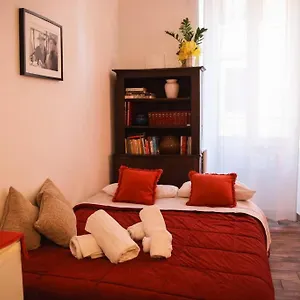 https://dolce-casa-in-borgo-pio.it-romehotels.com